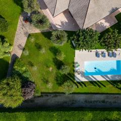 Villa Carini with 3000 mq garden & heated pool