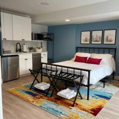 Private, cozy, suite by Mile High Stadium and Downtown Denver!