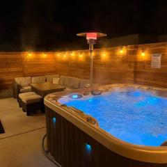 Cowboy Den-Hot Tub-Game Room-Pet Friendly-No Pet Fees!