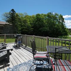 Cozy Pond Side Cottage in Bar Harbor! [The Nook]