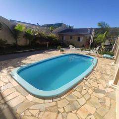 Casa Arejada com piscina para momentos em família