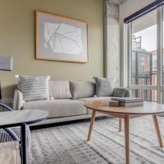 River North 1br w yoga studio nr Riverwalk CHI-1036