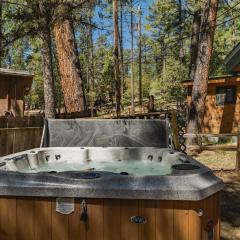 Snuggle Inn: Cozy Studio Cabin in Upper Canyon With a Hot Tub!