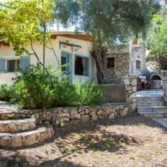 Olive Grove Cottage - Excellent View