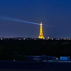 Maison familiale avec vue tour Eiffel