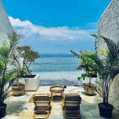 La Plage Onirique Beachfront Nusa Penida