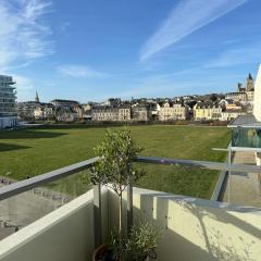 Presqu'île, appartement neuf avec balcon, salle de gym et parking