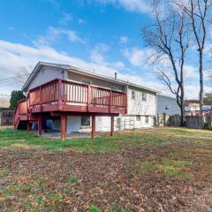 Backyard and Deck Family-Friendly Lorton Home!