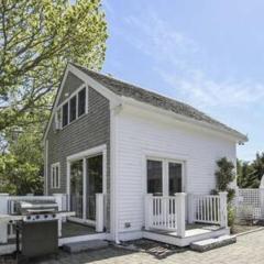 Cute Cottage Living by the Sea