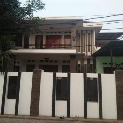 cozy house in pekayon, bekasi