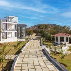 StayVista's Avadh Vatika - Mountain-View Villa with Outdoor Pool, Lawn featuring a Gazebo & Bar