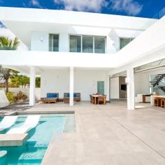 Oceanside 3 Bedroom Luxury Villa with Private Pool, 500ft from Long Bay Beach -V5