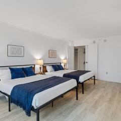 Stylish 2BR 3BA CozySuites at Showboat