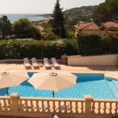 Villa familiale climatisée avec piscine privée, vue mer, proche plages de la Nartelle, à Ste Maxime - FR-1-780-16