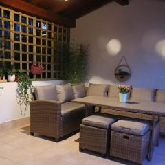 Bamboo Oasis Apartment with terrace in the garden and free parking, Rijeka