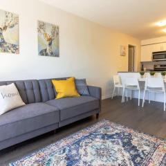 Newly Renovated Modern Condo Near Hospital, UNB Patio & Parking Coffee