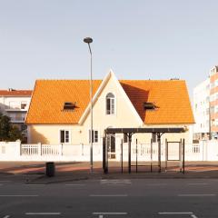 Casa Amarela, 9-room beach house