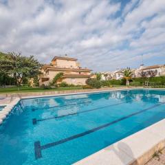 Stil Mar. Apartment for 5 people with communal pool