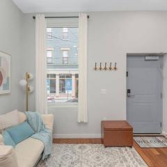 Central OTR, Lux King Bed, Fast Wifi, Fully Equipped, 50in TV, Sleeps 3ppl