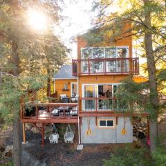 LoveNestChalet - Hot tub & Fireplace - Warm, cozy & relaxing