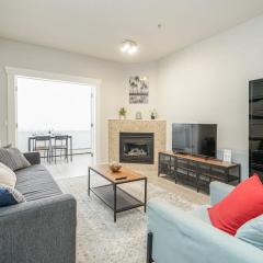 New Cozy 2 Bedrooms Condo w Parking