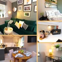 Brighton, BN1, short and long let, 3 sleeps, 6 mins walk from train station