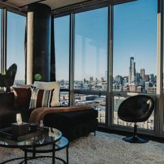 Stunning Panoramic Chicago Views & Free Parking