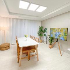 Ari Home - 15mins to Cheonan Station, 3 Rooms new apartment, Free Parking