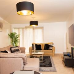 Luxury Two bedroom Flat opposite COOP Live n Etihad Stadium with Free secure Parking, Netflix and Sky TV