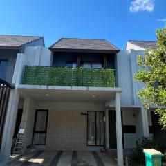 2 Floor Cozy House in Wisteria Jakarta Garden City