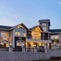 EKOSTAY Luxe - Highland Villa