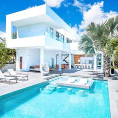 Entire Villa in Providenciales, Long Bay Beach, Turks and Caicos Islands