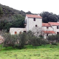 Mittelalterliches Steinhaus - Villa Kastil