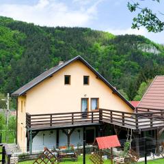 Hilltop House