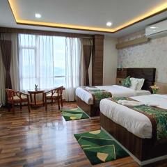 Staynest Retreat & Spa Gangtok !! Prime Location !! Mountain view Rooms !! Swimming pool !! GYM !! BAR