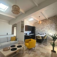 STRELIZIA - New central old Antibes for 4 AC