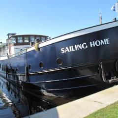 Botel Sailing Home