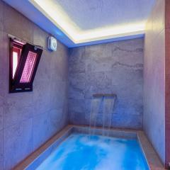 LUXUITE SPA con PISCINA e JACUZZI