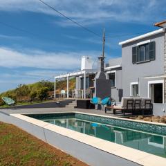 GuestReady - Quiet house & heated pool w sea view