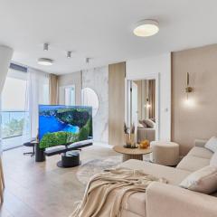 Wave Beachfront Family Apartment