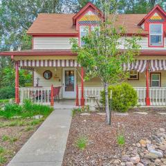 Charming Victorian Haven Near Garden of the Gods