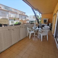 Apartamento en Platja d'Aro: A/C, Parking, a 2 Pasos de la Playa, 3 Hab, Terraza. - ES-209-12