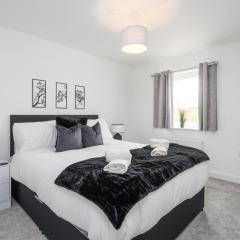 Spacious Luxury House In Canterbury with Free Parking & Garden - Sleeps 7