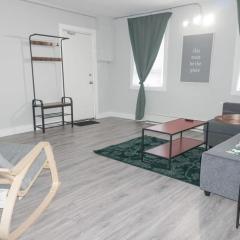 NEW Renovated Cozy 2 Br in Uptown Saint John Location Coffee