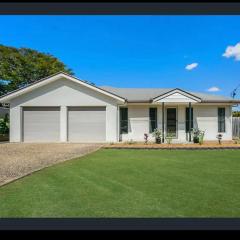 Four bedroom large family home close to Ipswich city