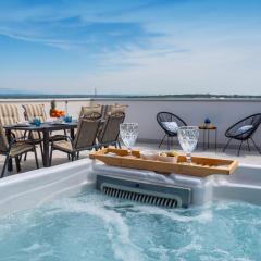 Luxury with jacuzzy on a private roof terrace