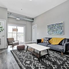 High-end condo downtown Kingston near RMC Queens