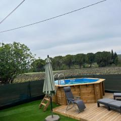 Appartement avec piscine au milieu des vignes