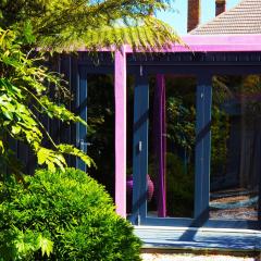 Zen Garden Cottage - Patio & Parking by the Bay