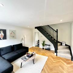 Canal Mews - 1 min from Trafford Centre and 2 min M60!